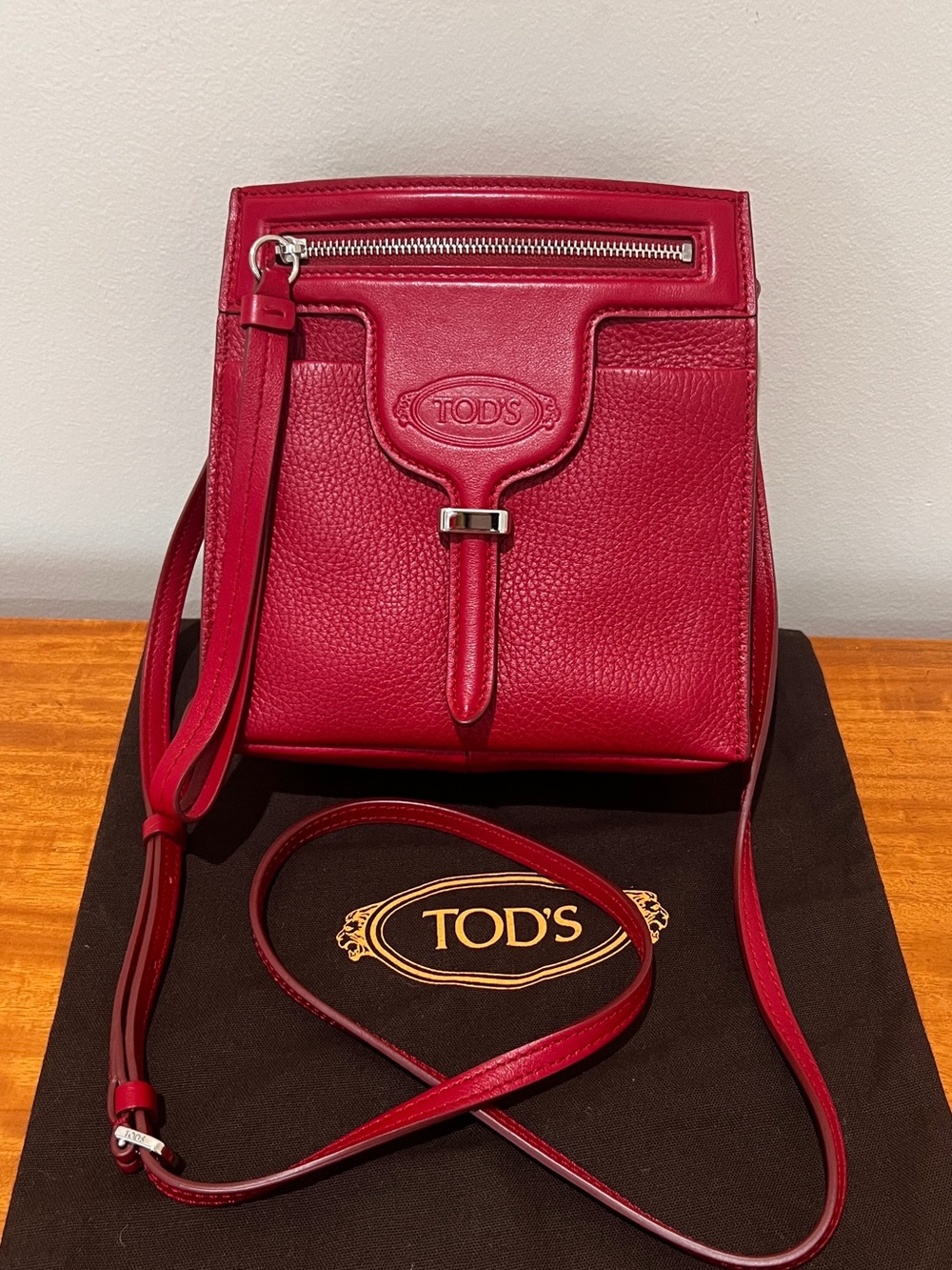 TOD'S Cherry Red Leather Crossbody Bag